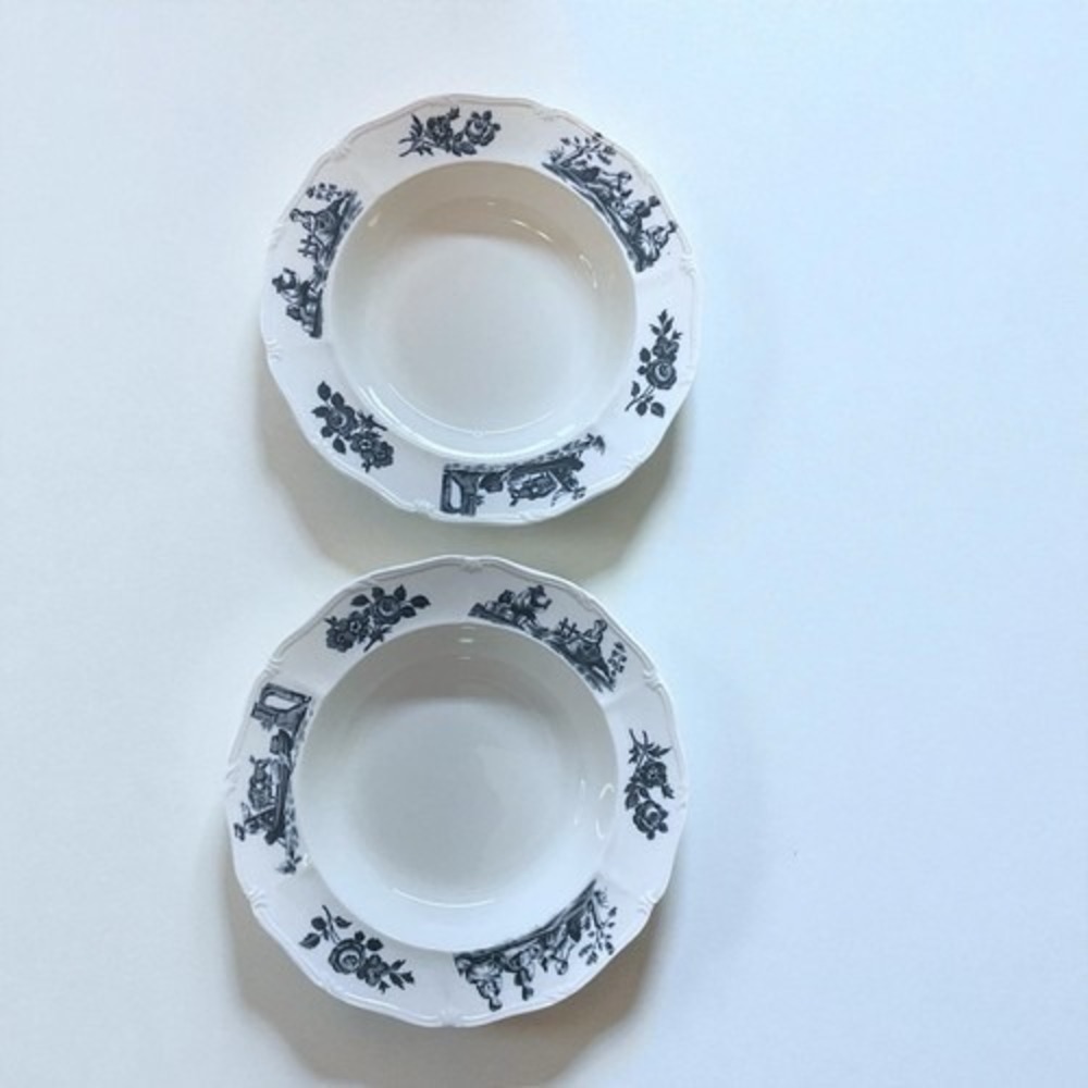 VTG Wedgwood Blue/White Set Of‎ 2 Bone China Soup Plates Etruria England 8" UK